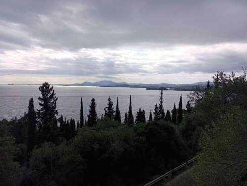 Θέα προς τη θάλασσα από το οικόπεδο στη Σπαρτύλα Κέρκυρας